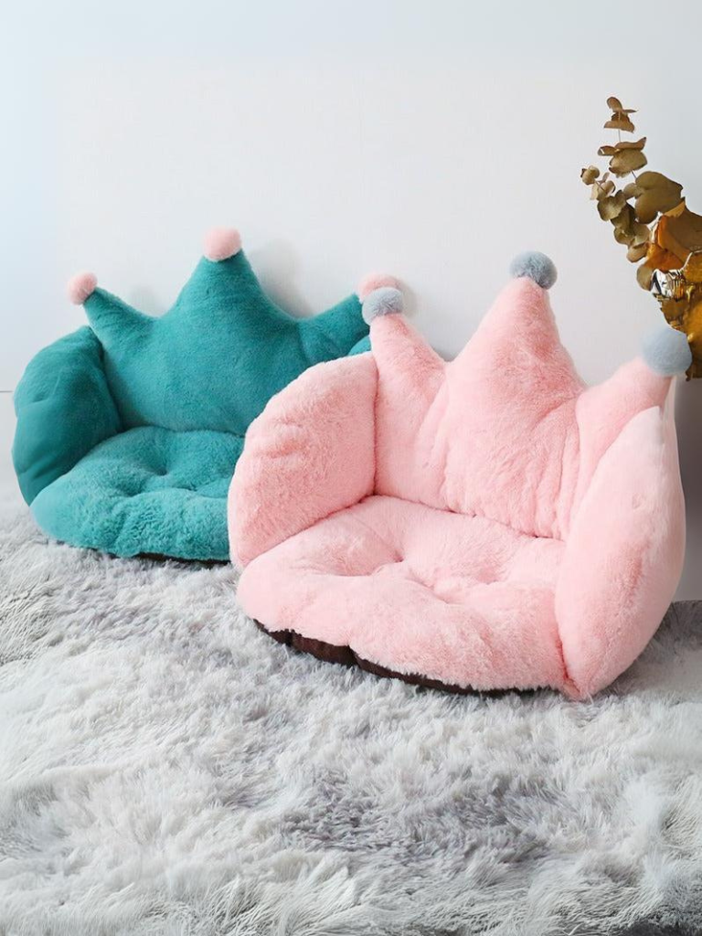 King Cat Bed – Royal Comfort for Your Feline Majesty