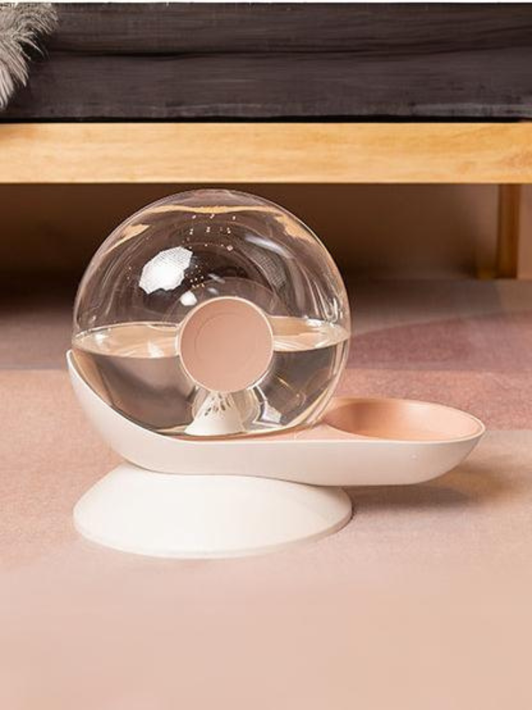 Roundy Cat water dispenser