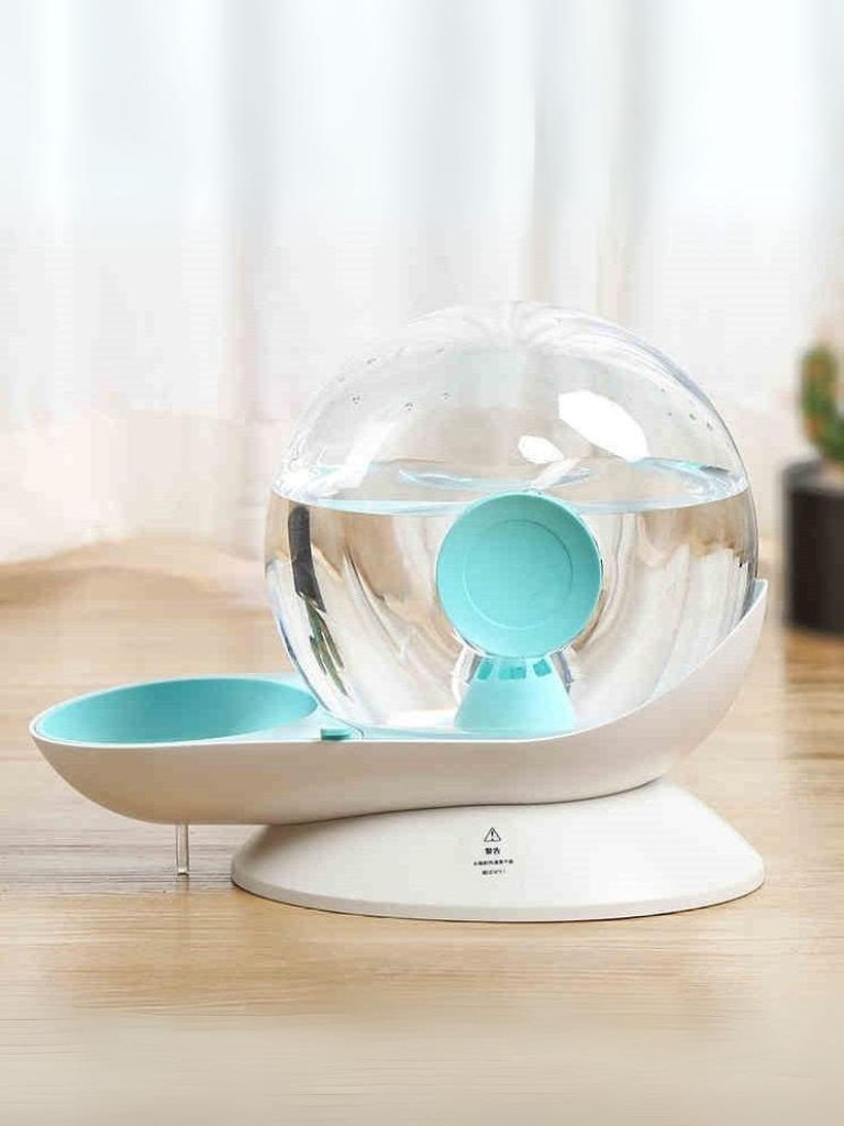 Roundy Cat water dispenser