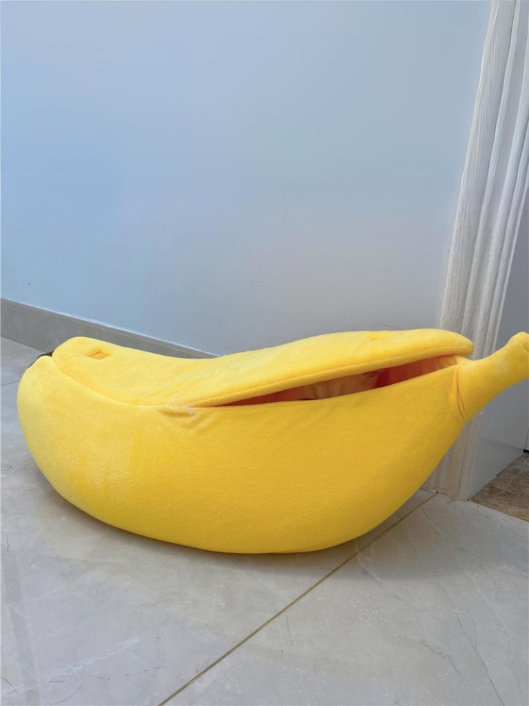 Banana Cat Bed – Cozy