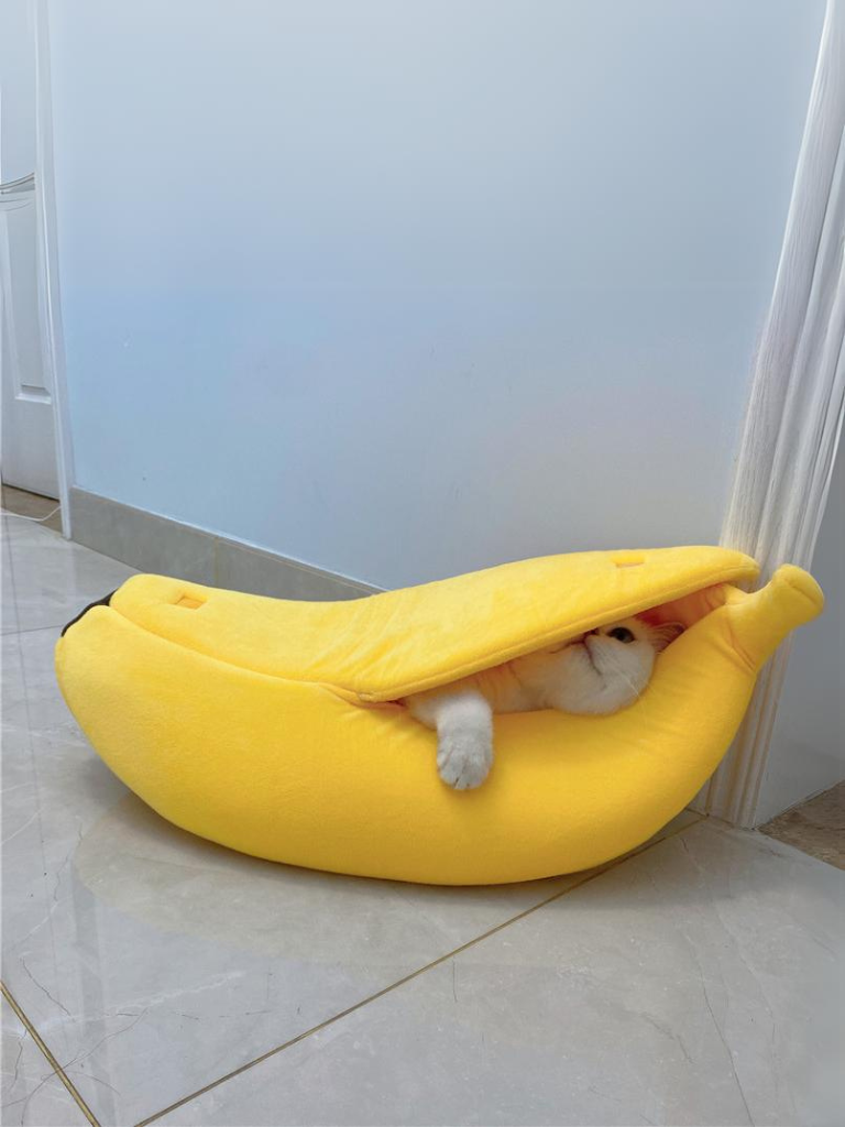 Banana Cat Bed – Cozy