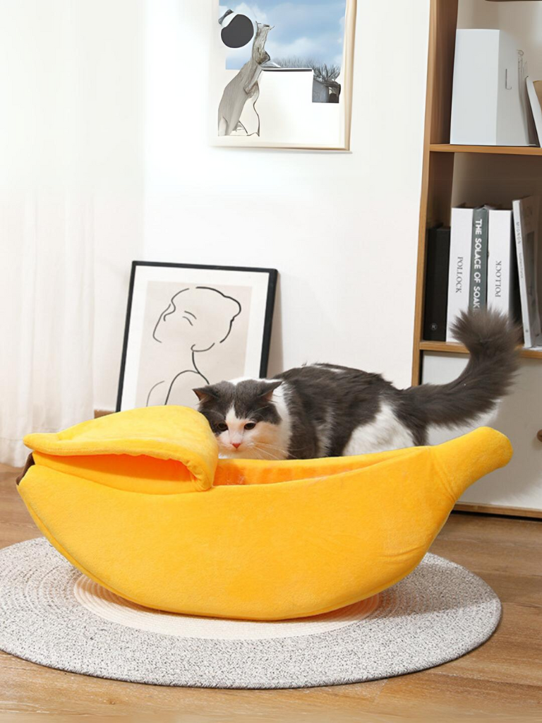 Banana Cat Bed – Cozy