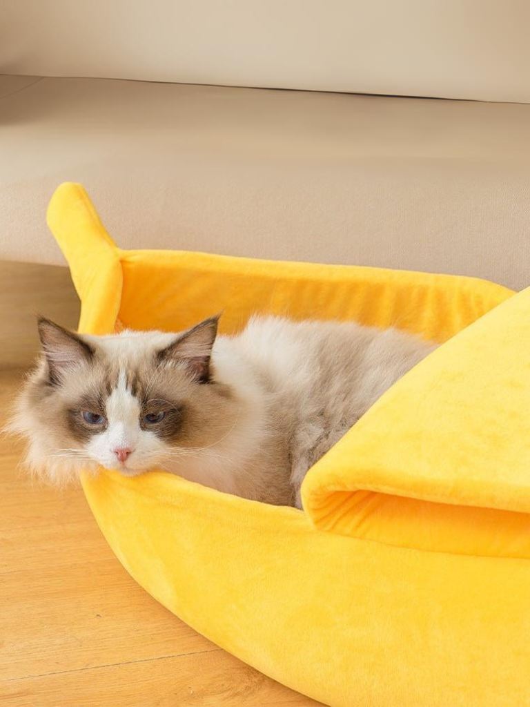 Banana Cat Bed – Cozy